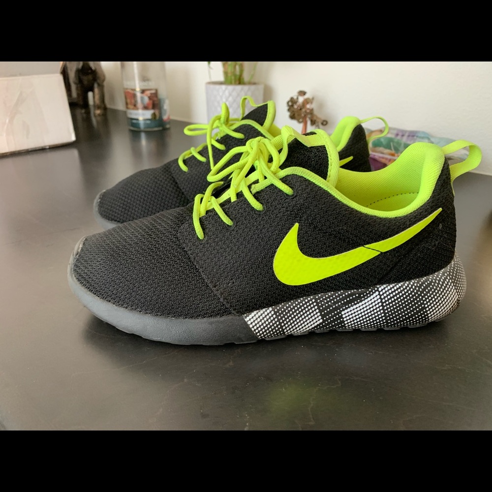 Womens Nike 8.5
